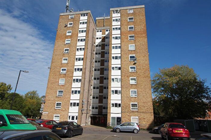 2 Bedroom Flat For Sale In Gurnell Grove, London, W13