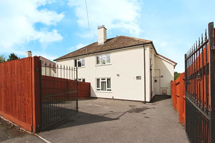 1 Bedroom Flat For Sale In Dutton Road, Stockwood, Bristol, BS14