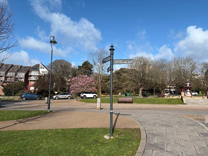 2 Bedroom Flat To Rent In Parkstone Road, Poole, BH15