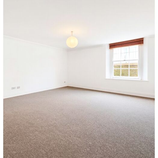 1 Bedroom Flat To Rent In Cavendish Place, BN1