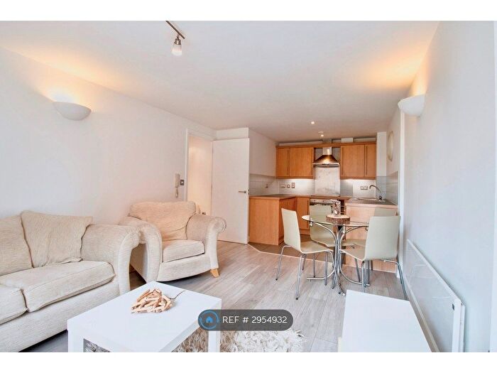 2 Bedroom Flat To Rent In Velocity North, Leeds, LS11