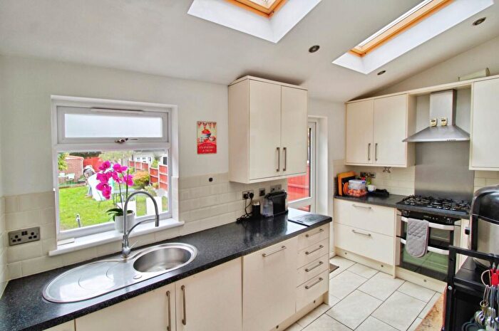 3 Bedroom Semi Detached House For Sale In Wansford Road, Woodford Green, IG8