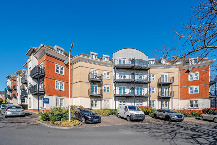 2 Bedroom Apartment For Sale In Crawford Avenue, Dartford, DA1