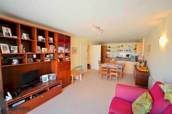 2 Bedroom Flat To Rent In Vicar Lane, Sheffield, South Yorkshire, Uk, S1