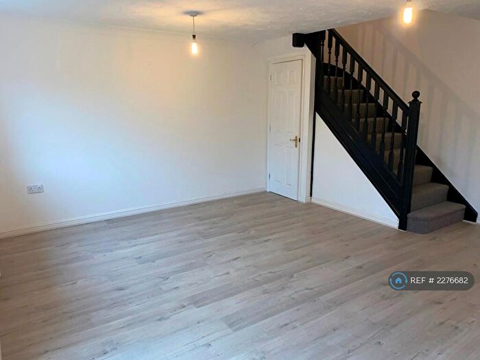 3 Bedroom End Of Terrace House To Rent In Shropshire Court, Bletchley, MK3