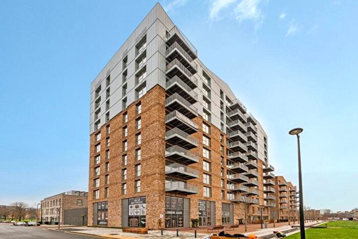 2 Bedroom Flat To Rent In Kingwood Apartments, Waterline Way, Lewisham, London, SE8