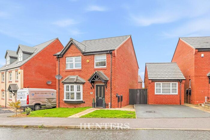 4 Bedroom Detached House For Sale In Kirkfell Drive, Middleton, Manchester, M24