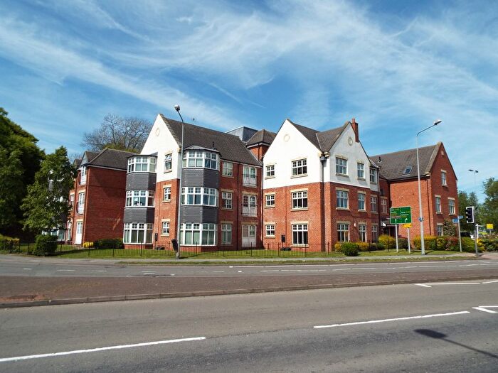2 Bedroom Flat To Rent In Roebuck Close, Uttoxeter, ST14