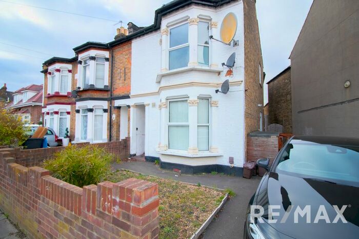 1 Bedroom Flat To Rent In Mandeville Road, Enfield, EN3