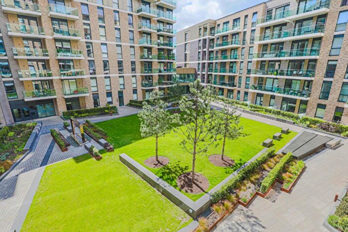2 Bedroom Apartment To Rent In Nd Floor, Hamond Court, Queenshurst Square, London, KT2