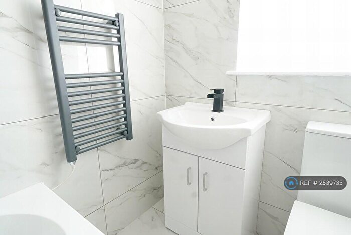 2 Bedroom Flat To Rent In Aurelia House, Brighouse, HD6