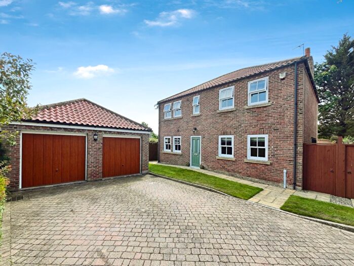 4 Bedroom Detached House For Sale In Westgate Gardens, Nafferton, YO25