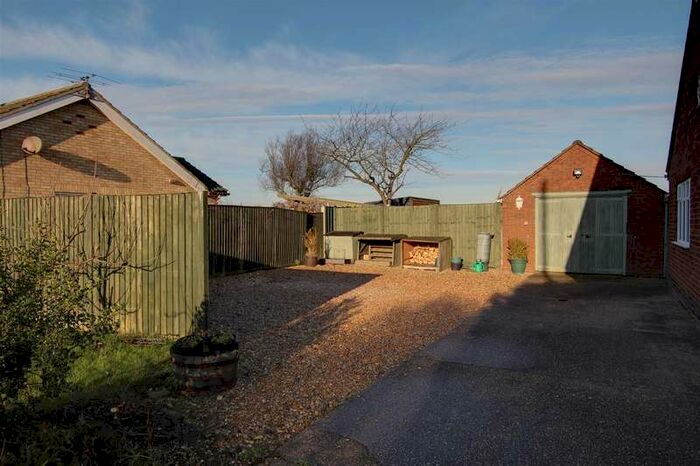 2 Bedroom Detached Bungalow For Sale In Station Road, Willoughby, LN13