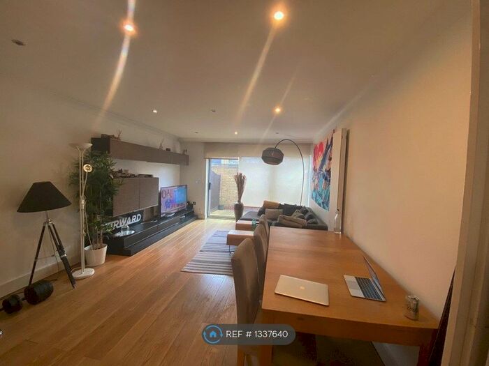 3 Bedroom Terraced House To Rent In Stanford Mews, London, E8