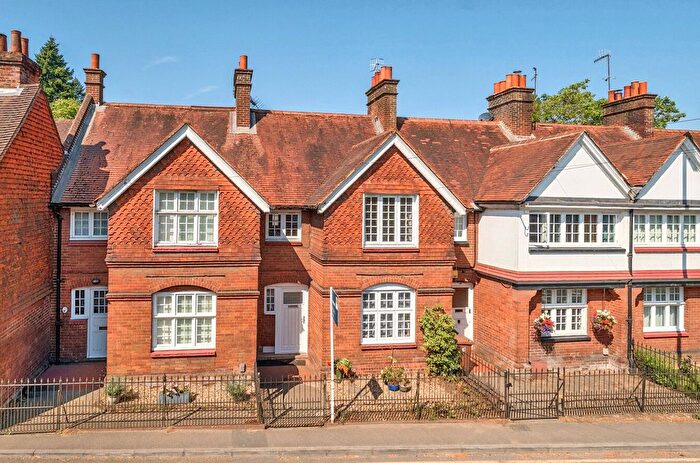 2 Bedroom Terraced House For Sale In Guildford, Surrey, GU2