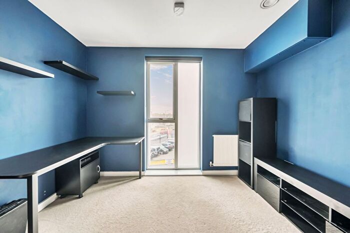 3 Bedroom Flat For Sale In Hampden Road, Kingston, Kingston Upon Thames, KT1