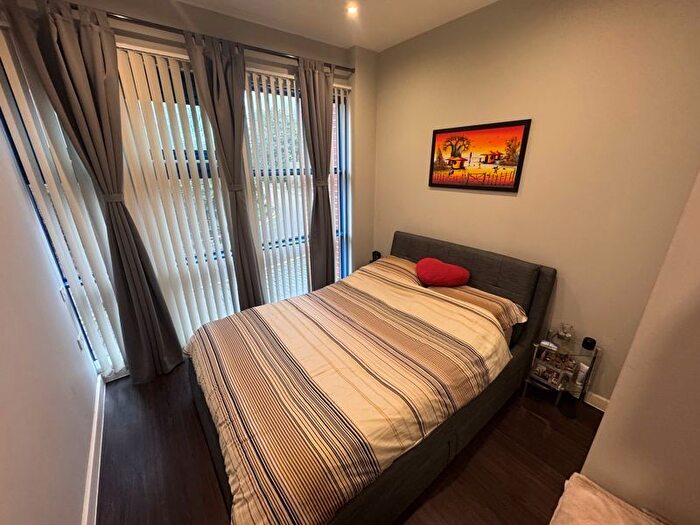 1 Bedroom Flat To Rent In Bath Road, Harlington, Hayes, UB3