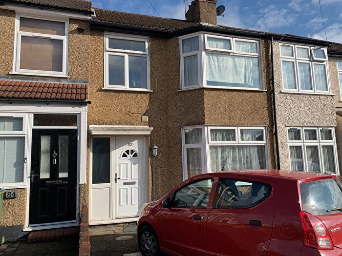 4 Bedroom Semi-Detached House To Rent In Whitefriars Avenue, Harrow, HA3
