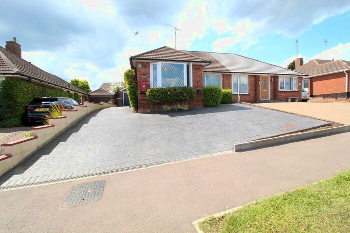 2 Bedroom Semi-Detached Bungalow To Rent In Manor Crescent, Hitchin, SG4