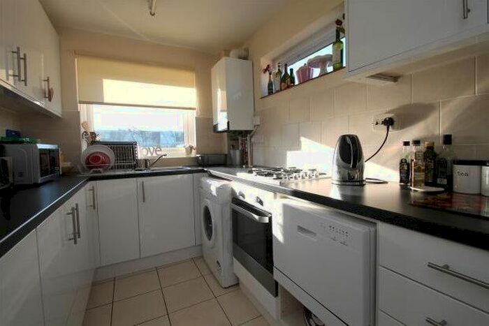 1 Bedroom Flat To Rent In Park Road, Beckenham, BR3