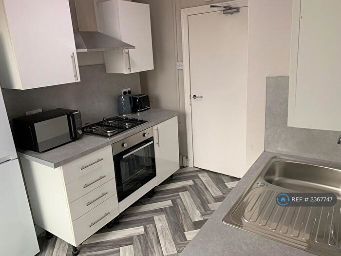 3 Bedroom Flat To Rent In Smithdown Road, Liverpool, L15