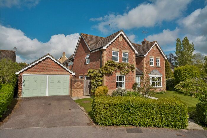 4 Bedroom Detached House For Sale In Masons Way, Codmore Hill, Pulborough, West Sussex, RH20