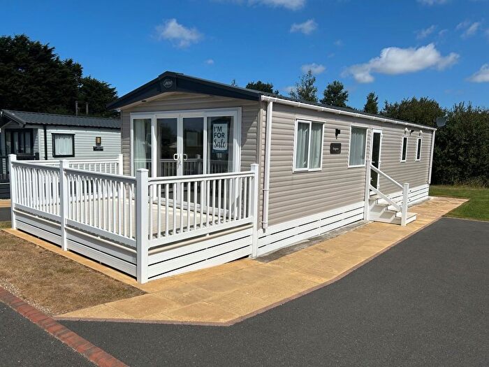 2 Bedroom Park Home For Sale In Halt Road, Goonhavern, Truro, TR4