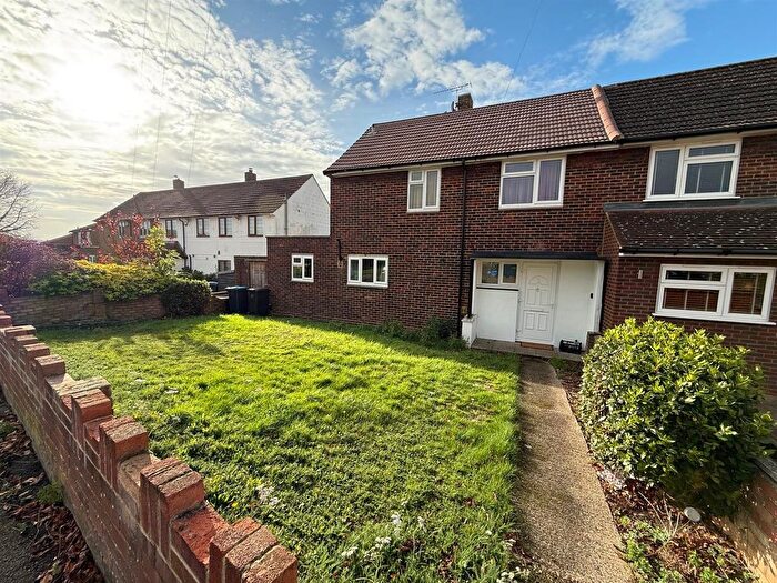 3 Bedroom Property For Sale In Quendon Drive, Waltham Abbey, EN9
