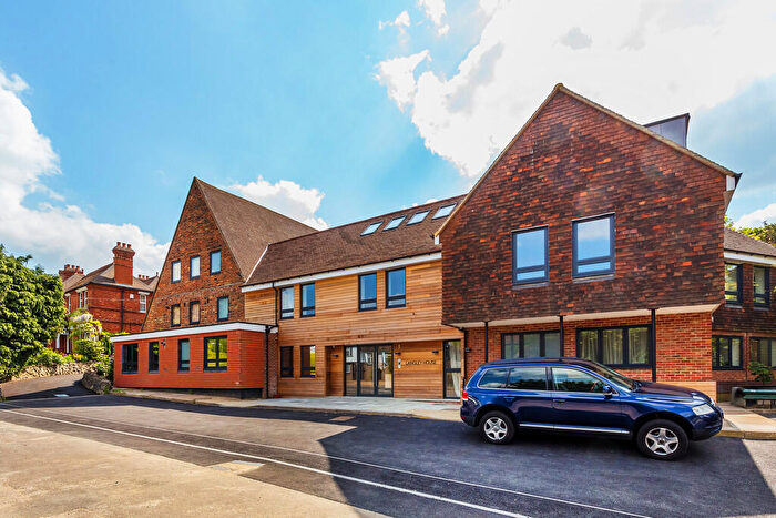 1 Bedroom Apartment To Rent In Apartment, Langley House, RH8