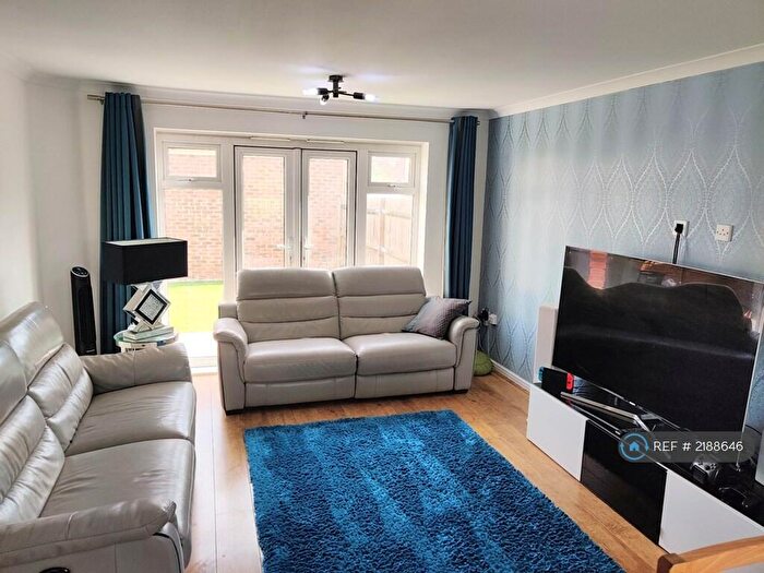 4 Bedroom Detached House To Rent In Redhouse Way, Swindon, SN25