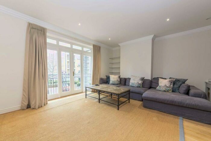4 Bedroom House To Rent In Trinity Church Road, Barnes, SW13