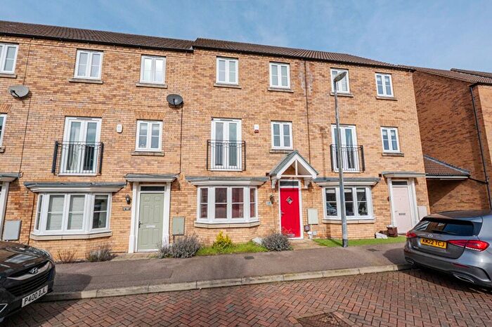 4 Bedroom Terraced House To Rent In Kingfisher Drive, Leighton Buzzard, Bedfordshire, LU7