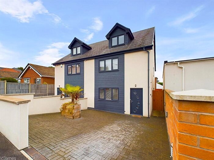 3 Bedroom Semi-Detached House For Sale In Adbolton Avenue, Gedling, Nottingham, NG4