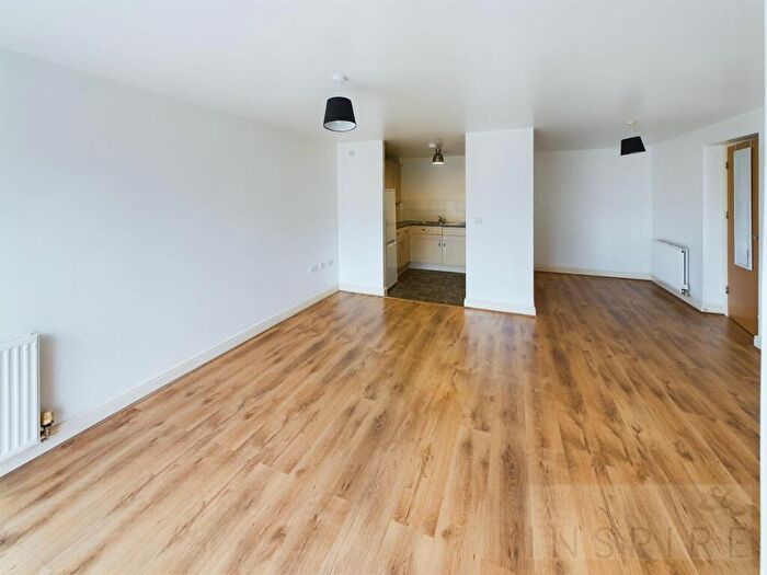 1 Bedroom Flat For Sale In Commonwealth Drive, Howlands Court, RH10
