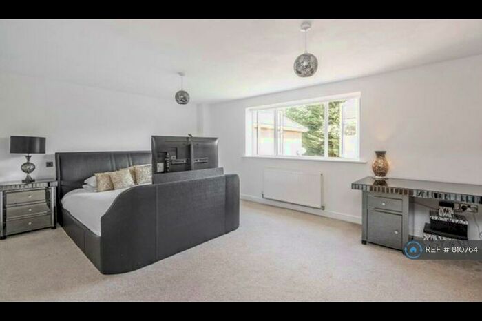 5 Bedroom Detached House To Rent In St. Bernards Road, Solihull, B92