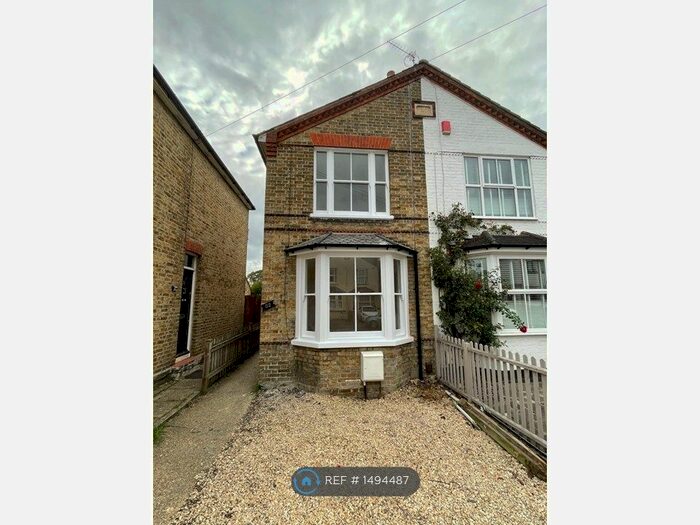 2 Bedroom Semi-Detached House To Rent In Wendover Road, Staines, TW18