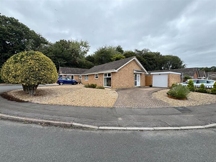 2 Bedroom Detached Bungalow For Sale In Bradwell Moor, Swindon, SN3