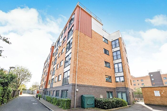 1 Bedroom Flat For Sale In Millstone Close, London, E15