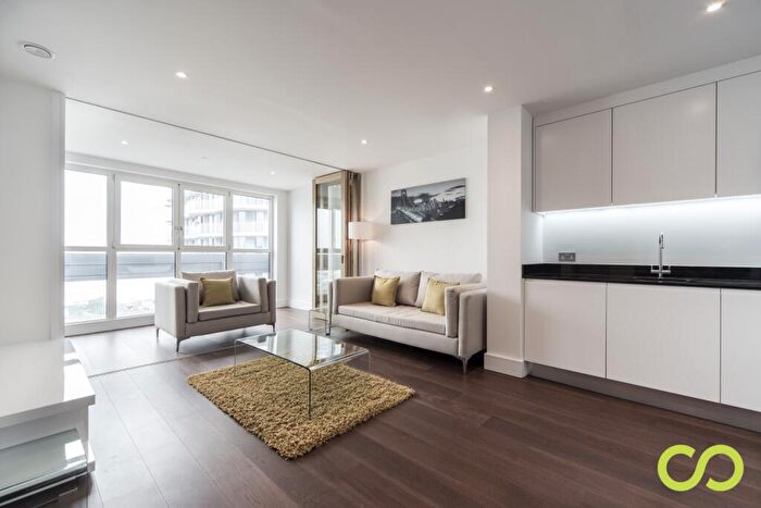 2 Bedroom Flat To Rent In Gateway Tower, Western Gateway, Royal Victoria, E16