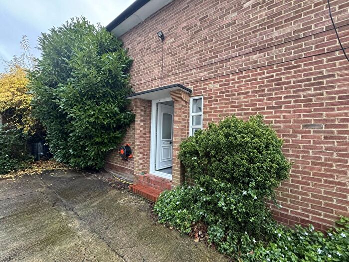 2 Bedroom Maisonette To Rent In Upfield, Horley, RH6