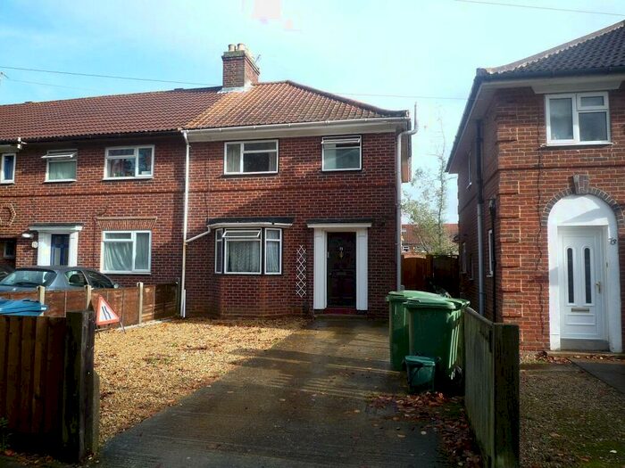 4 Bedroom Semi-Detached House To Rent In Gipsy Lane, Headington, Oxford, OX3
