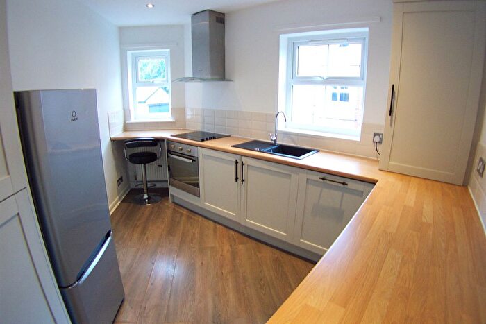 3 Bedroom Flat To Rent In St Michaels Lodge, St Michaels Crescent, Headingley, Leeds, West Yorkshire, LS6