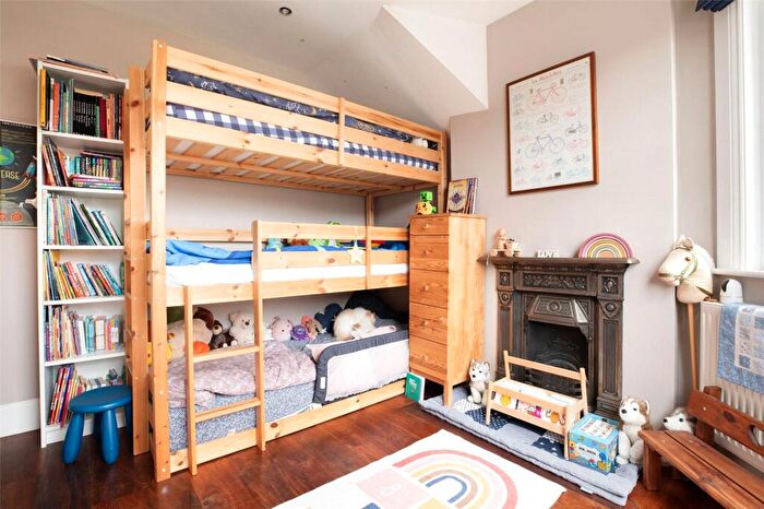 3 Bedroom End Of Terrace House For Sale In Alder Road, East Sheen, London, SW14