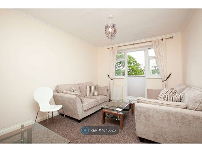 2 Bedroom Flat To Rent In Wilton Court, London, N10