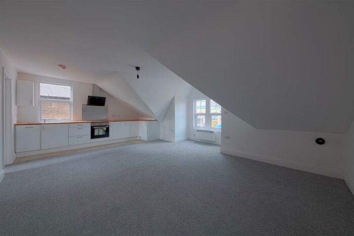 1 Bedroom Flat To Rent In Queen Street, Maidenhead, SL6