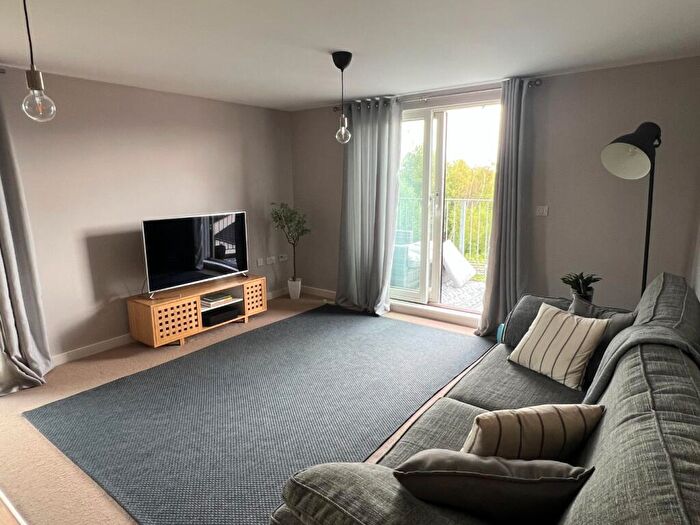 2 Bedroom Apartment For Sale In Lime Tree Square, Street, Somerset, BA16