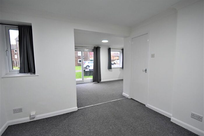 1 Bedroom Flat To Rent In Crombie Close, Waterlooville, PO8