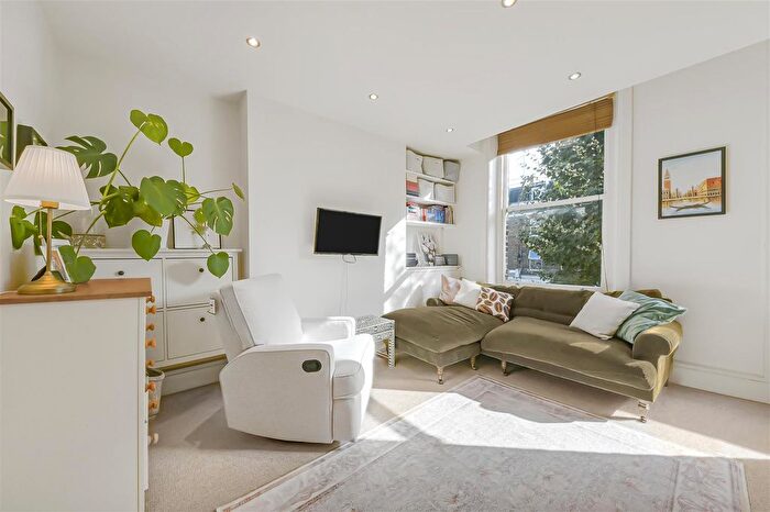 2 Bedroom Flat For Sale In Shirland Road, London, W9