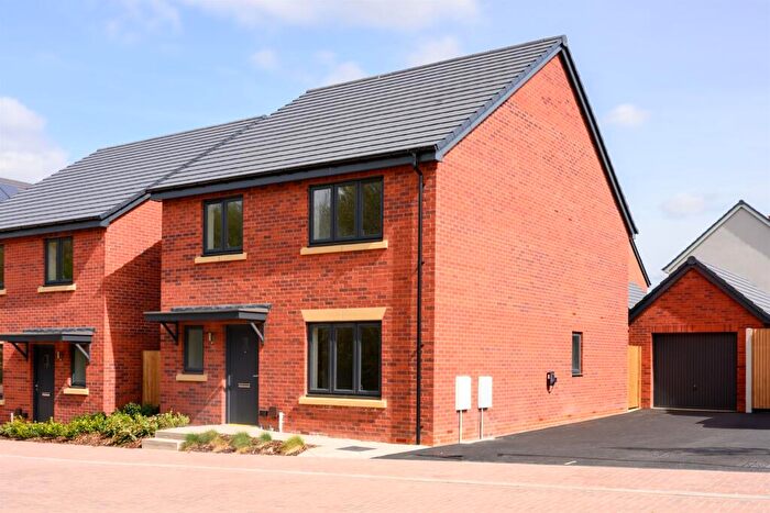 4 Bedroom Detached House For Sale In Wood Avens Way, Desborough, Kettering, NN14