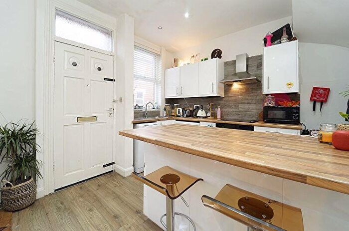 2 Bedroom Terraced House To Rent In Harold Mount, Leeds, LS6
